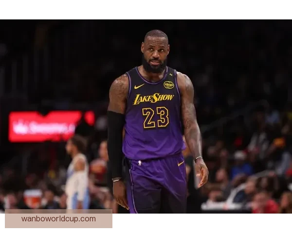 詹姆斯转型内幕：与雷迪克深谈坦然接受球权调整